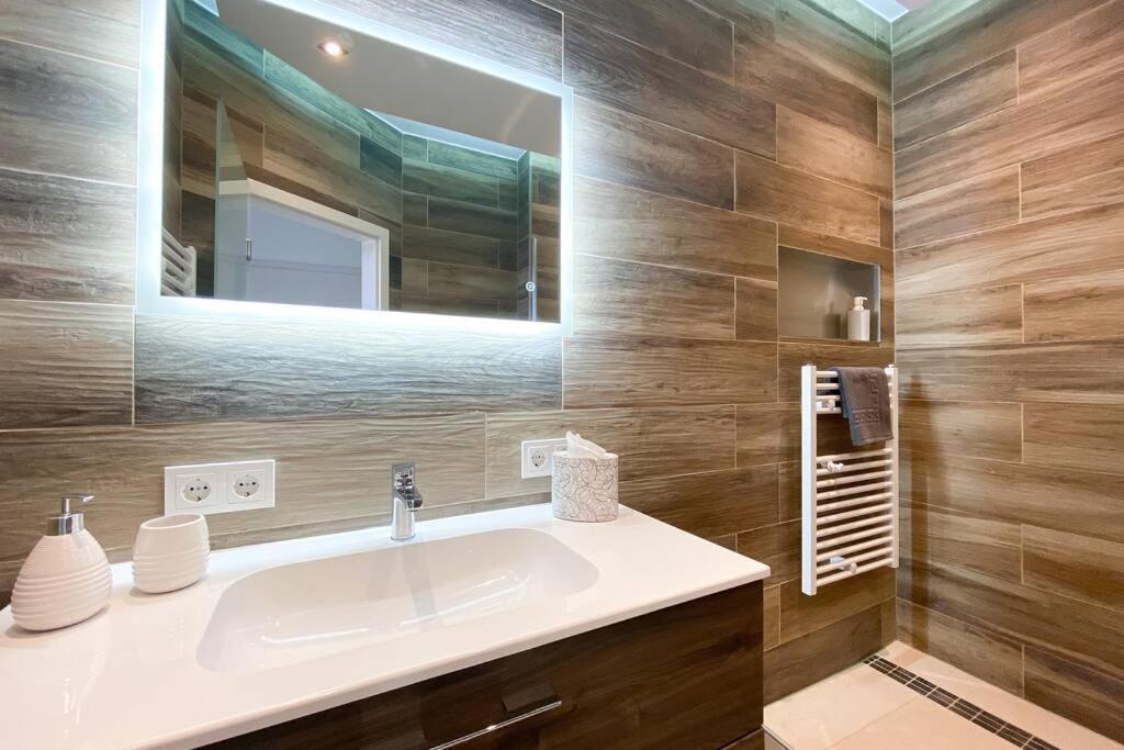 Luxus-Apartment In Leipzig Mit Privat-Parkplatz Экстерьер фото